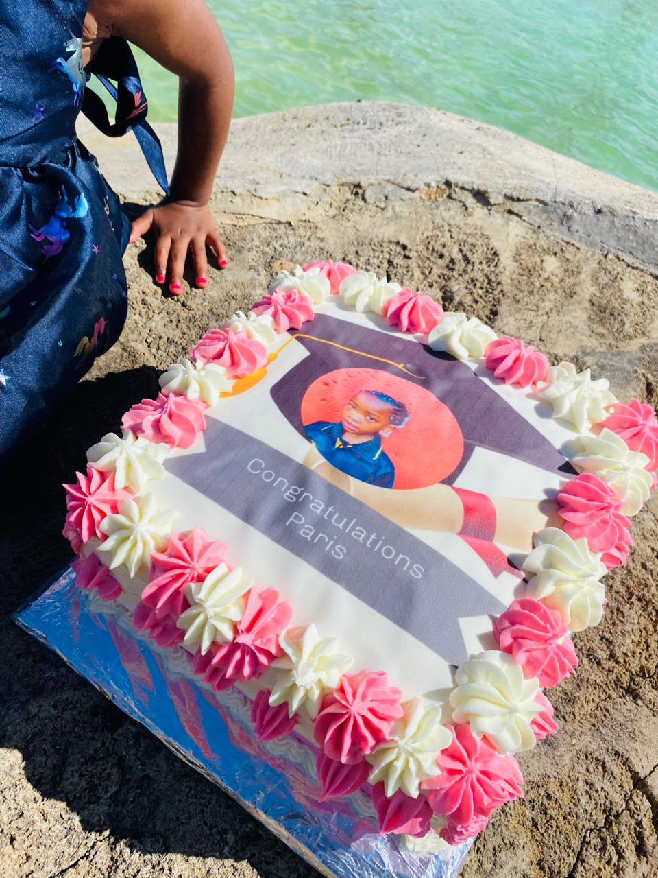 Personalised graduation cake